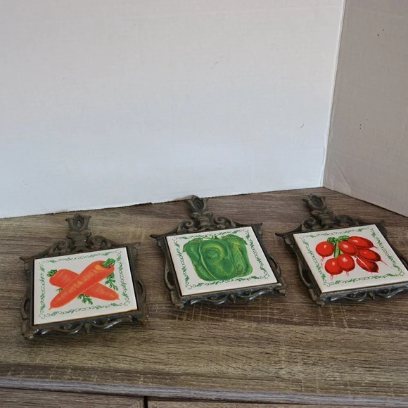 Vtg Veggie  Trivets/ Wall Decor - Picture 1 of 12